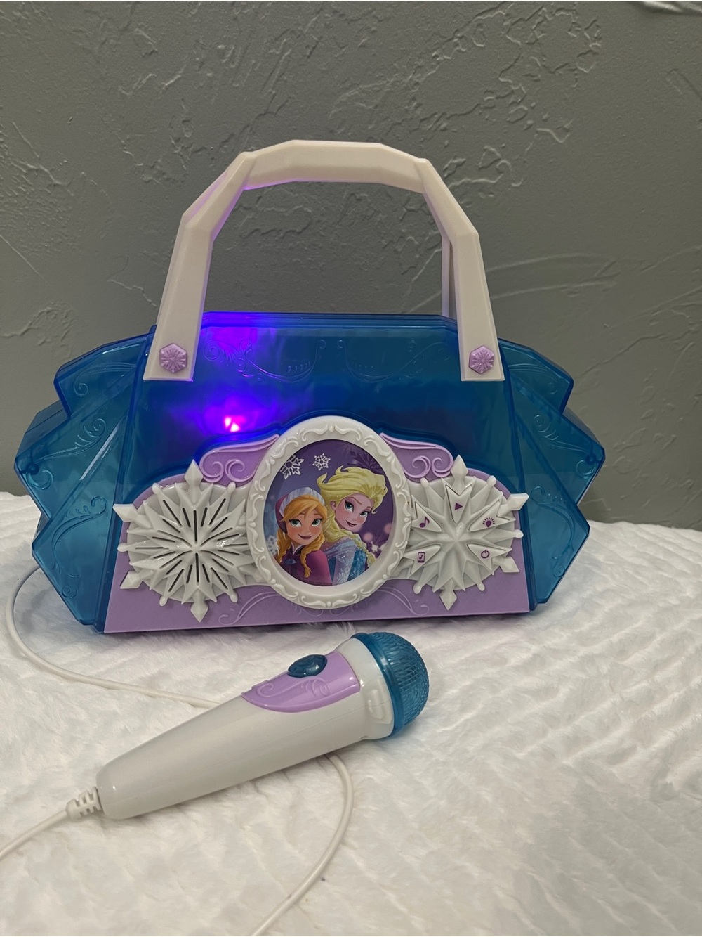 Disney Frozen Light-Up Purse Microphone Karaoke Sing Along‎ preloaded songs